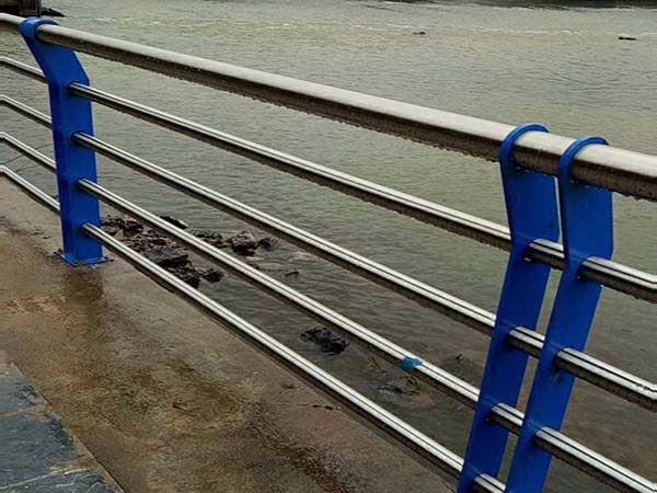 河道不锈钢护栏案例